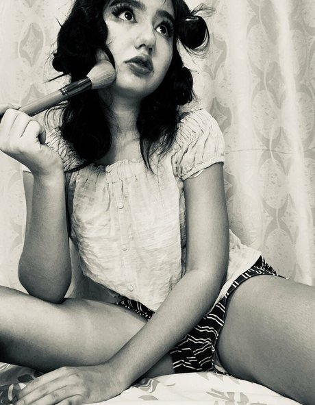 ooficialanie xxx model images