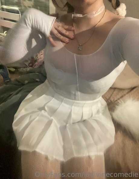 iadivinecomedie nude pornstar gallery