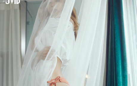 vv levia model pretty picture