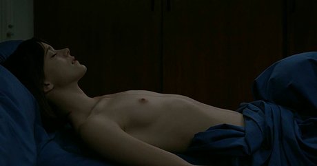 Stacy Martin high quality star pic