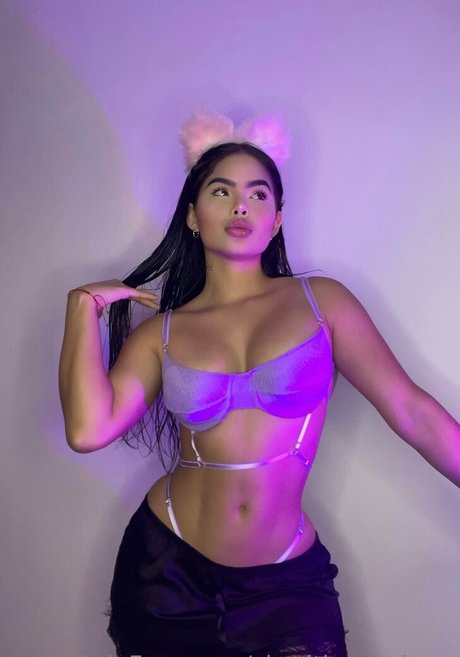 charitharamburo star xxx image