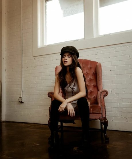 adelinesofficial beautiful star img