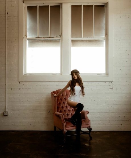 adelinesofficial pornstar exclusive picture