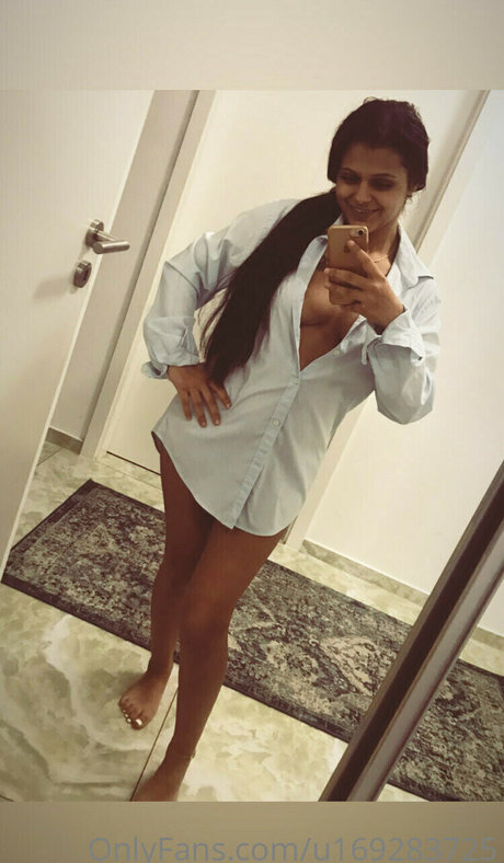 Berki Loretta hd actress picture