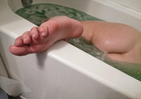 kind state model hot picture