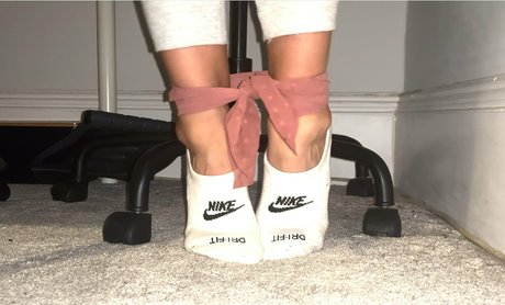 gymfeetgirl exclusive actress pics