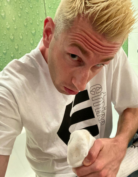 rubberskaterboy pornstar pretty picture