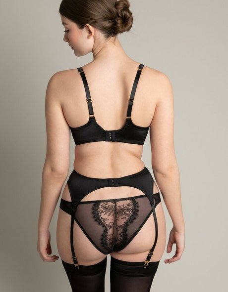 Ellie Weston star pretty pictures