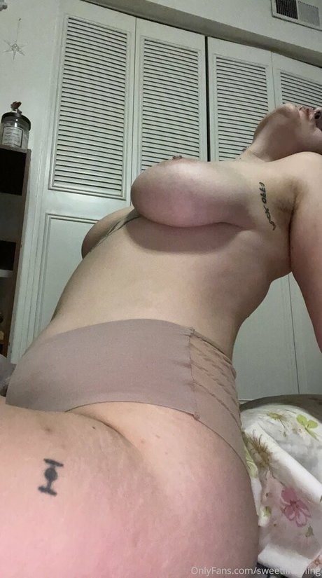 sweetlildarling model hot photos