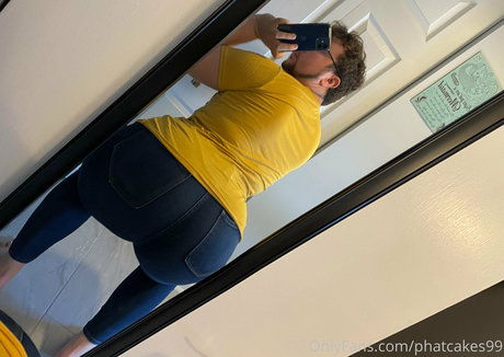 phatcakes99 naked pornstar pic