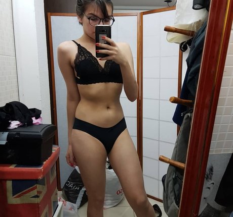 Niellefer art pornstar pic