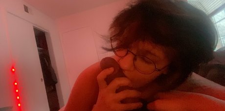 witheredroses pretty pornstar picture