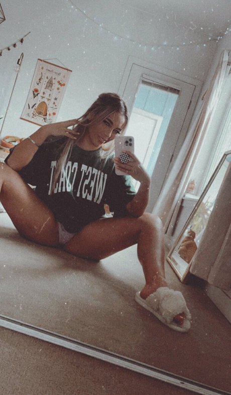 taylorsatomi sexy model pics