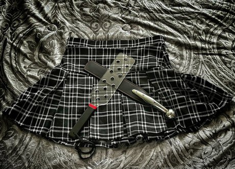 shortskirtsandflirts erotic actress image