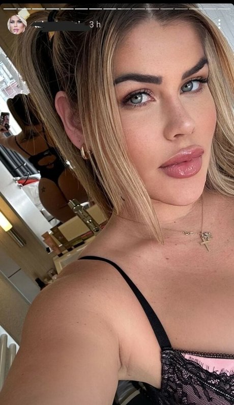 Tais Lambertini beautiful star image