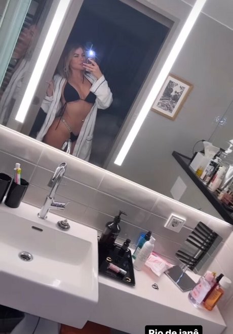 Tais Lambertini free pornstar pic