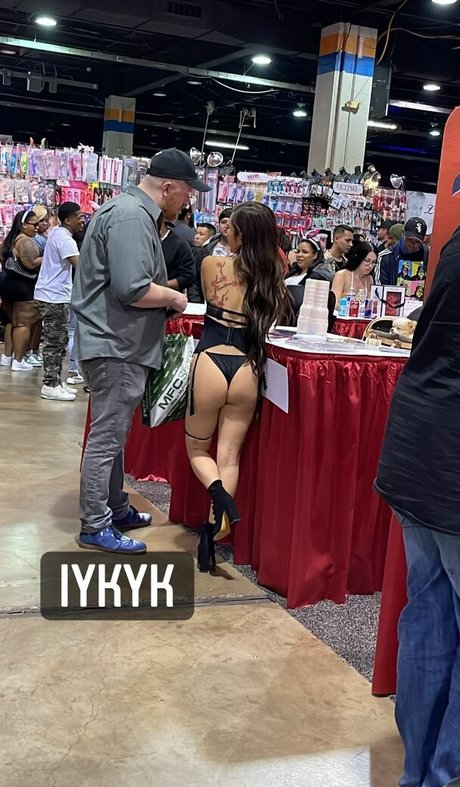 Awkie sexy pornstar gallery