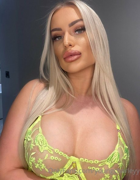 youngcharleyy model xxx archive