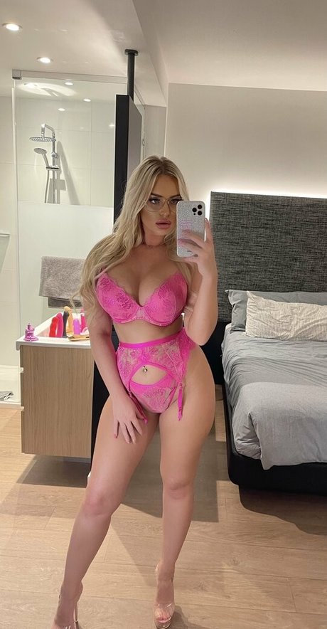 swimming pool onlyfans perfect galleries