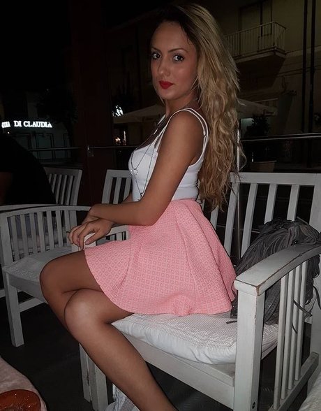 deeaxsharon pretty actress pictures