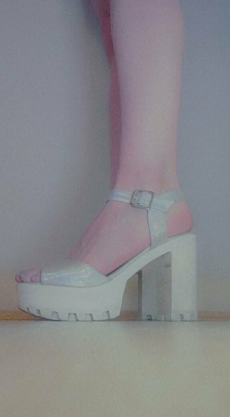 gingergiantess pretty model pics