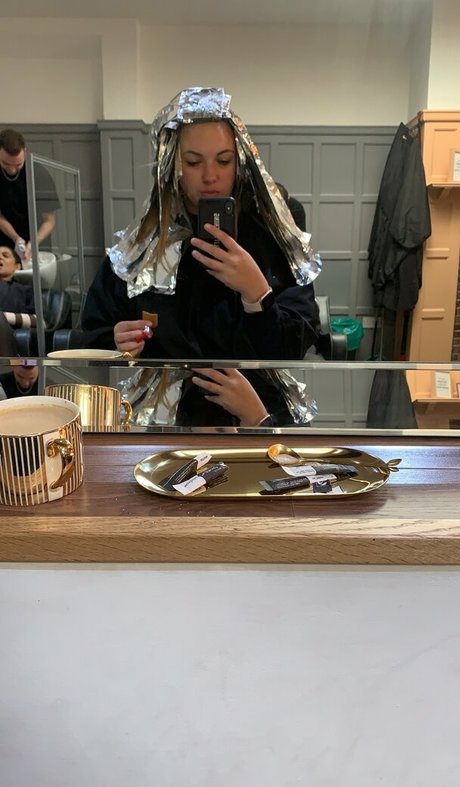 sophiaknight art model picture