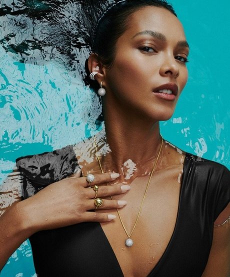 Lais Ribeiro model naked archive