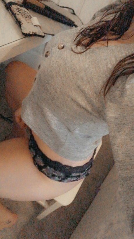 Admiremeamy erotic actress photo