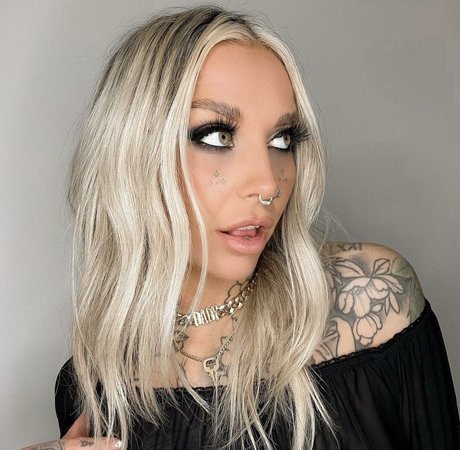 Shannon Love free star images