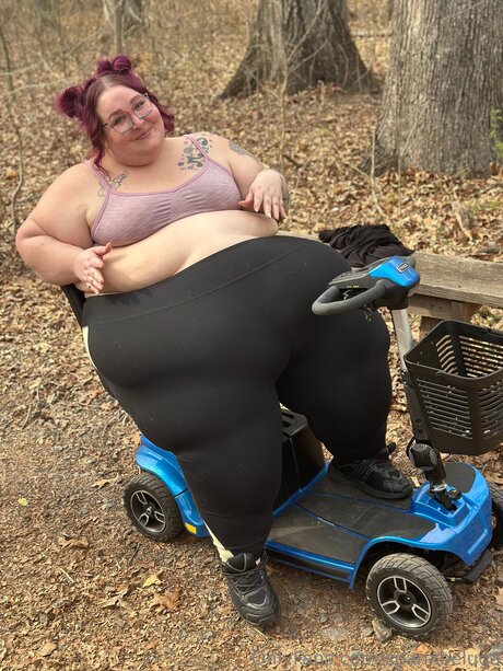 spanxbeluga model exclusive image