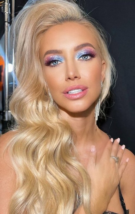 Kelly Johansson model image