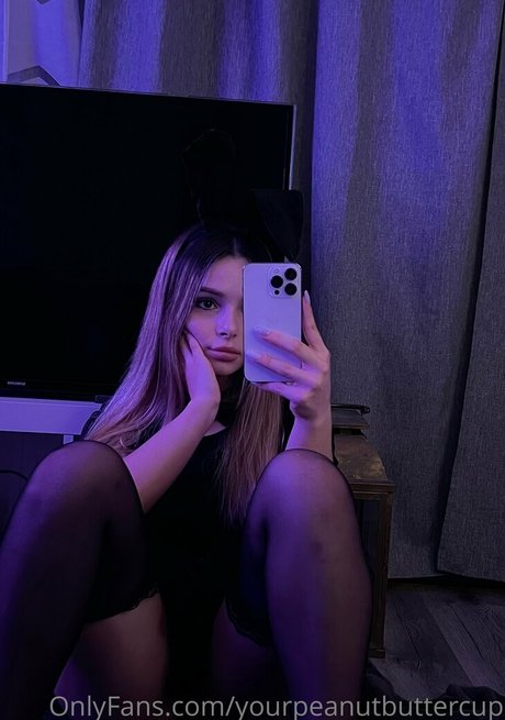 yourpeanutbuttercup nudes model img