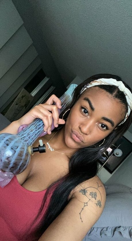 TatyMx pornstar sex picture