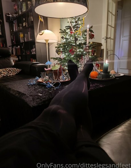 ditteslegsandfeet sex model photos