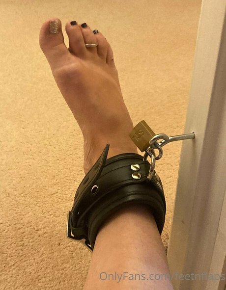 feetnflaps hot model pics