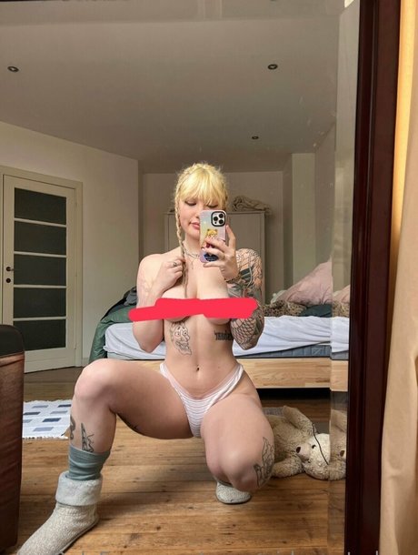 yourgirlnextdoorlau erotic star archive