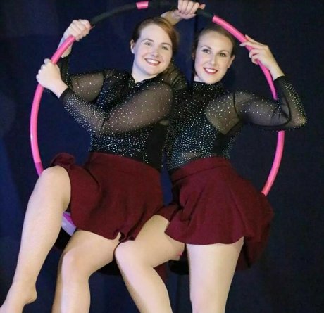 Beth Roars sexy star img