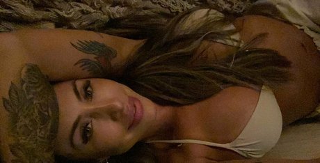 Jaque Khury star beautiful galleries