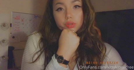 kittykimxxfree model naked photos