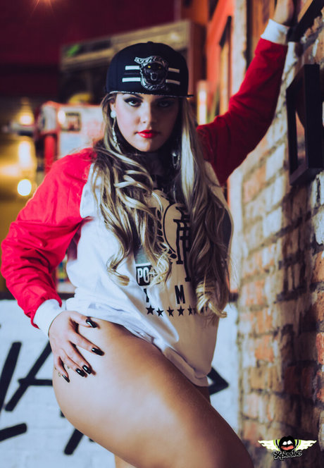 Carine Ivankio xxx model pictures