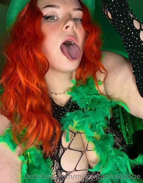 milkontapfreepage adult model image