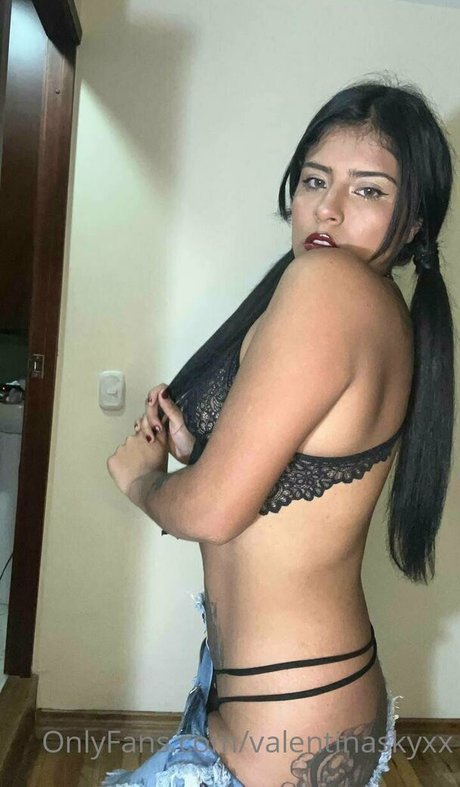 valentinaskyxx model nude pictures