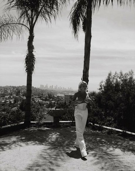 carolinevreeland nice model picture