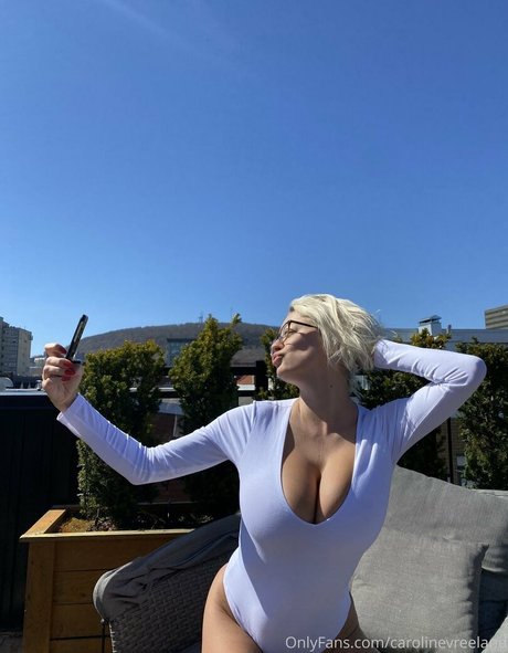 carolinevreeland erotic model pictures