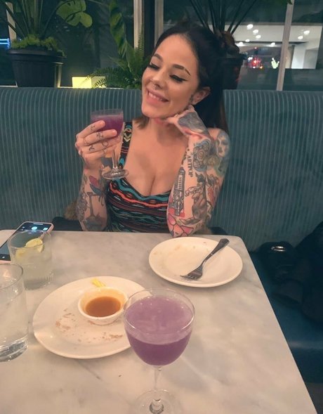 ihatelaiika pornstar art archive