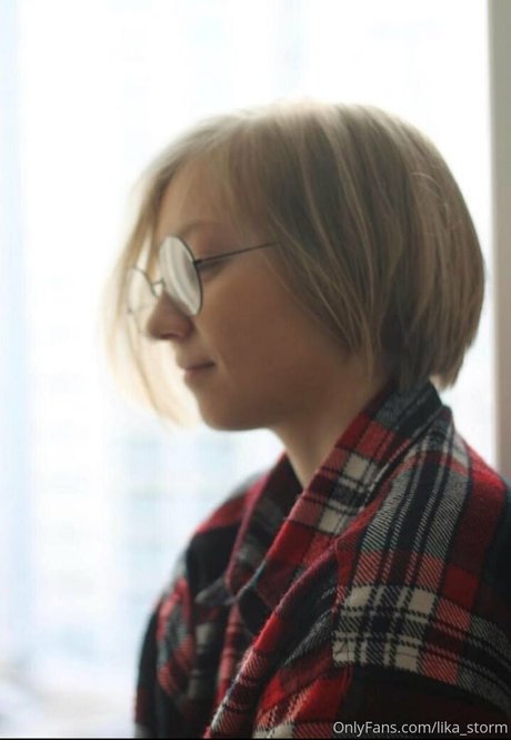 likastorm model high quality pic