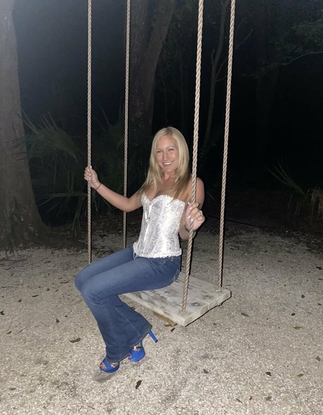 wickedolivia model hot img