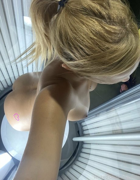 wickedolivia pretty model images