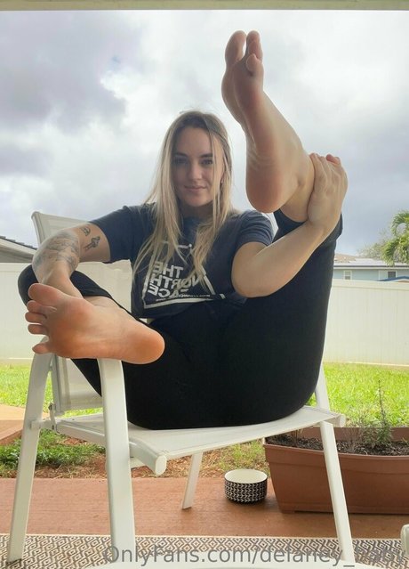 delaney baby star top picture