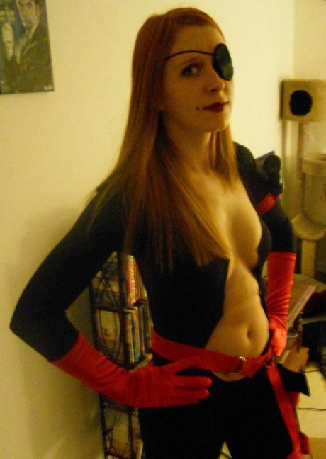 Natural Red top pornstar gallery